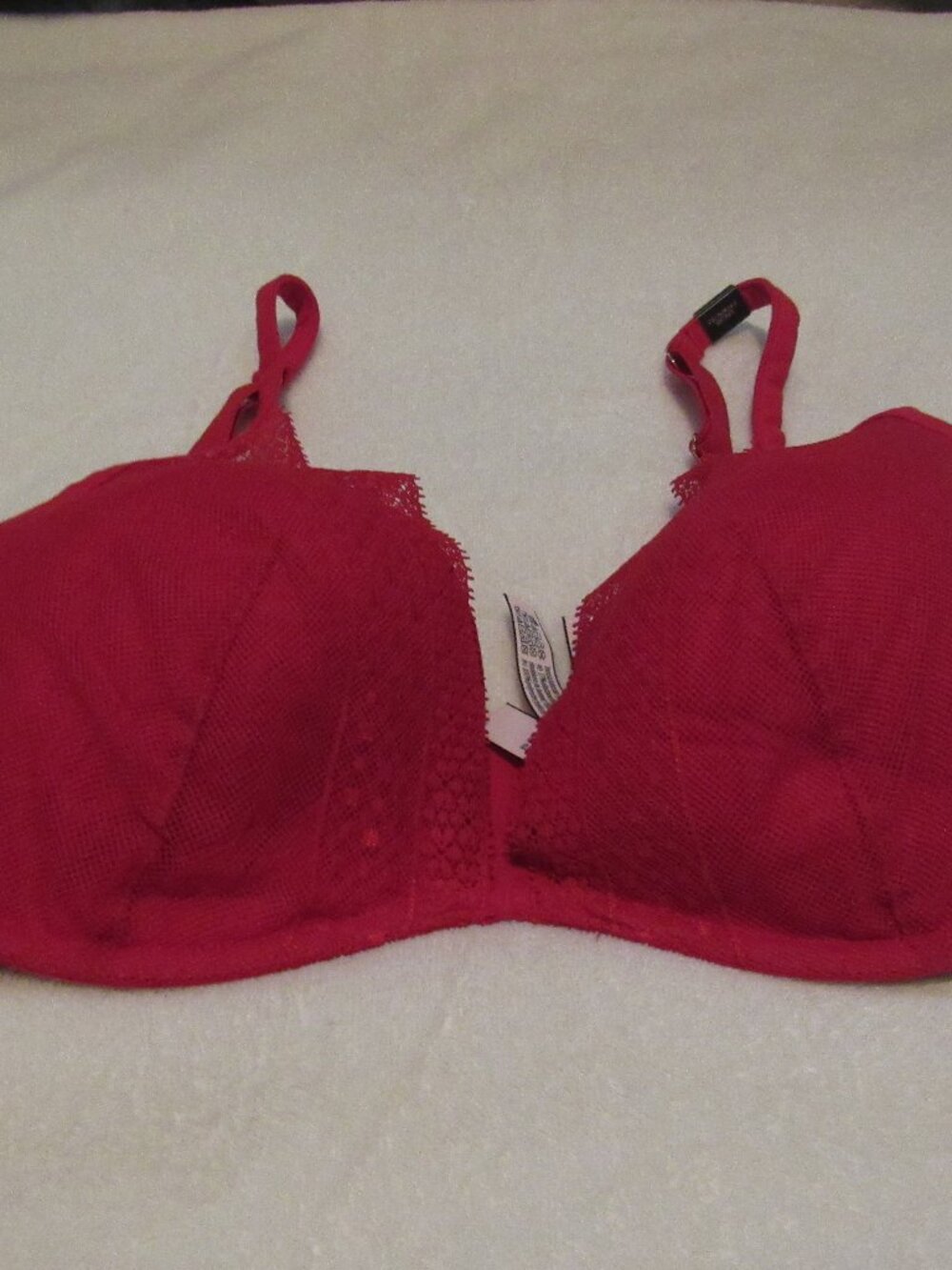 Victoria's Secret Incredible Plunge Bra 36DD